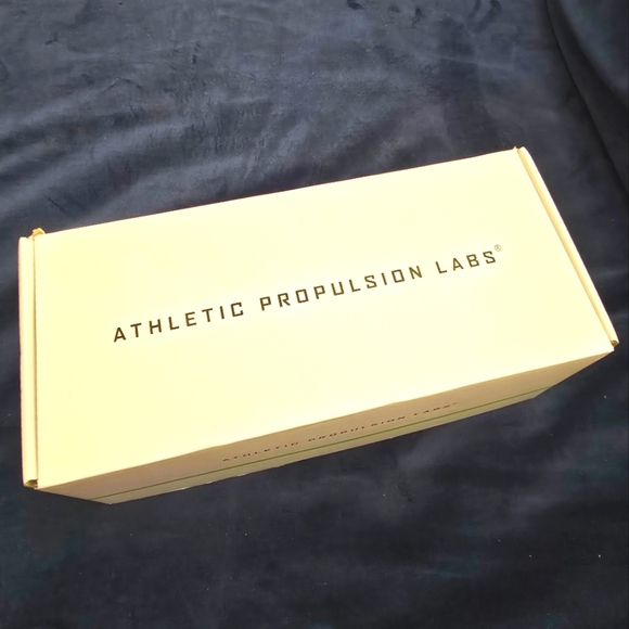 NIB! APL, Women's Sherling Slide, Neon Pink, Size 8, MSRP $195 - Picture 8 of 8